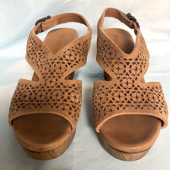 CLEARANCE! | Leather heeled platform sandal - Picture 1 of 8